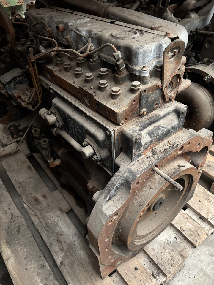 Perkins 2362/2200 Silnik Koło Pasowe Blok Pokrywa Wał Kolektor CZĘŚCI - Motor y piezas para Maquinaria de construcción: foto 4 Perkins 2362/2200 Silnik Koło Pasowe Blok Pokrywa Wał Kolektor CZĘŚCI - Motor y piezas para Maquinaria de construcción: foto 4