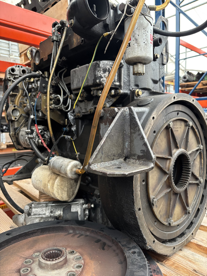 Perkins RE38152 Silnik RE 1104C-44 CZĘŚCI - Motor para Maquinaria de construcción: foto 1 Perkins RE38152 Silnik RE 1104C-44 CZĘŚCI - Motor para Maquinaria de construcción: foto 1