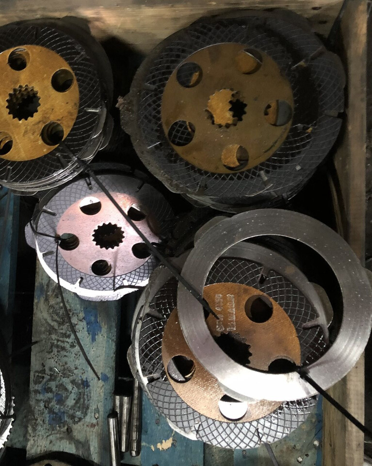 Spicer-tarczki hamulcowe przekładki/Most Spicer/Claas/Manitou/New Holland/Dieci/John Deere - Discos de freno para Maquinaria agrícola: foto 1 Spicer-tarczki hamulcowe przekładki/Most Spicer/Claas/Manitou/New Holland/Dieci/John Deere - Discos de freno para Maquinaria agrícola: foto 1