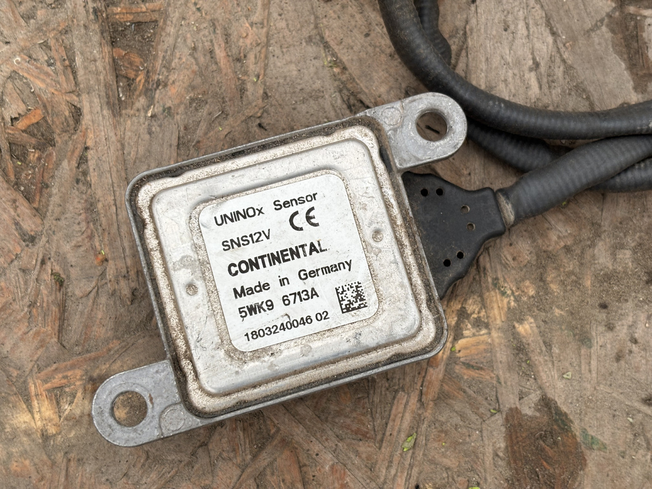 Uninox SNS12V Czujnik Tlenku Azotu NOX CONTINENTAL 5WK9 6713A 5802482142 - Sensor para Camión: foto 2 Uninox SNS12V Czujnik Tlenku Azotu NOX CONTINENTAL 5WK9 6713A 5802482142 - Sensor para Camión: foto 2