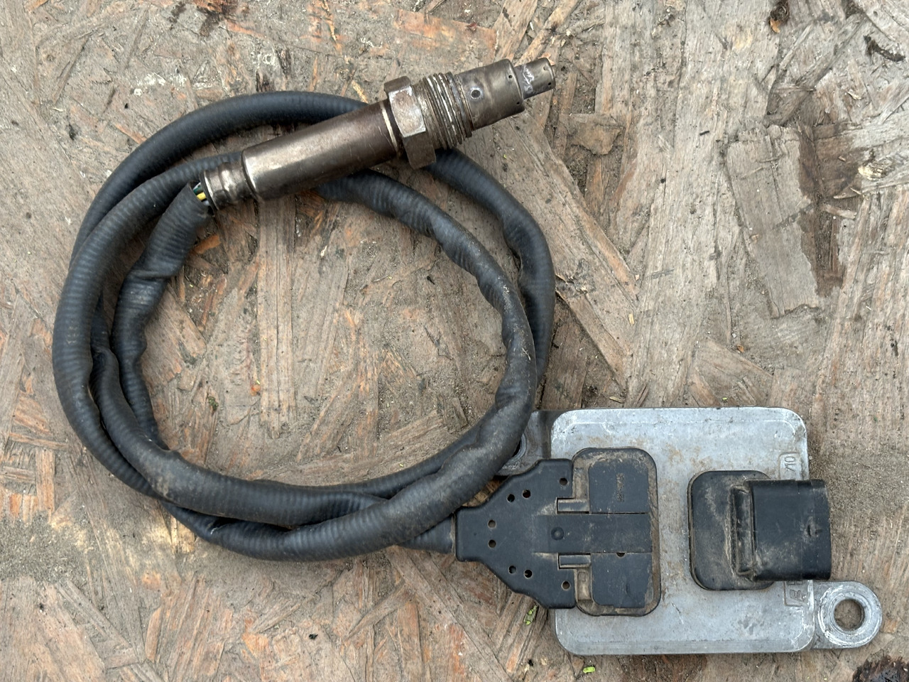 Uninox SNS12V Czujnik Tlenku Azotu NOX CONTINENTAL 5WK9 6713A 5802482142 - Sensor para Camión: foto 4 Uninox SNS12V Czujnik Tlenku Azotu NOX CONTINENTAL 5WK9 6713A 5802482142 - Sensor para Camión: foto 4