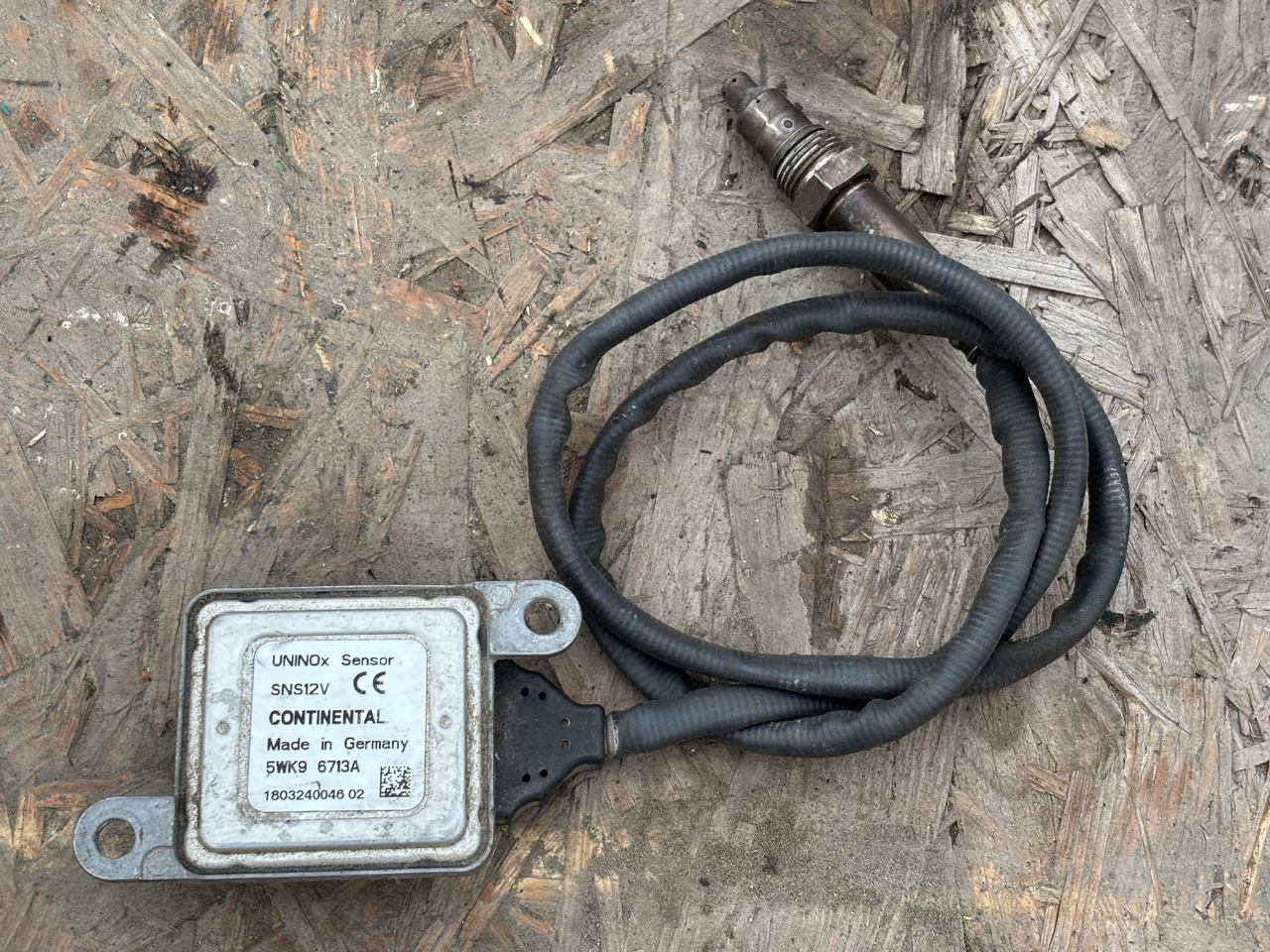 Uninox SNS12V Czujnik Tlenku Azotu NOX CONTINENTAL 5WK9 6713A 5802482142 - Sensor para Camión: foto 1 Uninox SNS12V Czujnik Tlenku Azotu NOX CONTINENTAL 5WK9 6713A 5802482142 - Sensor para Camión: foto 1