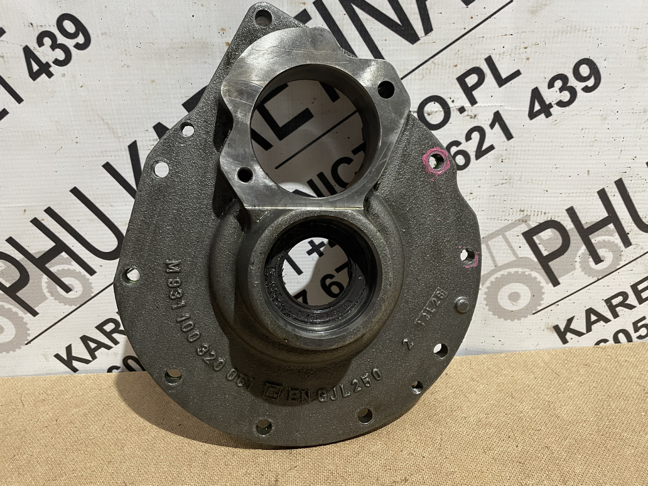 Valtra S354 Massey 8480 - skrzynia biegów - pokrywa łożyska 931100320061 - Caja de cambios para Maquinaria agrícola: foto 1 Valtra S354 Massey 8480 - skrzynia biegów - pokrywa łożyska 931100320061 - Caja de cambios para Maquinaria agrícola: foto 1