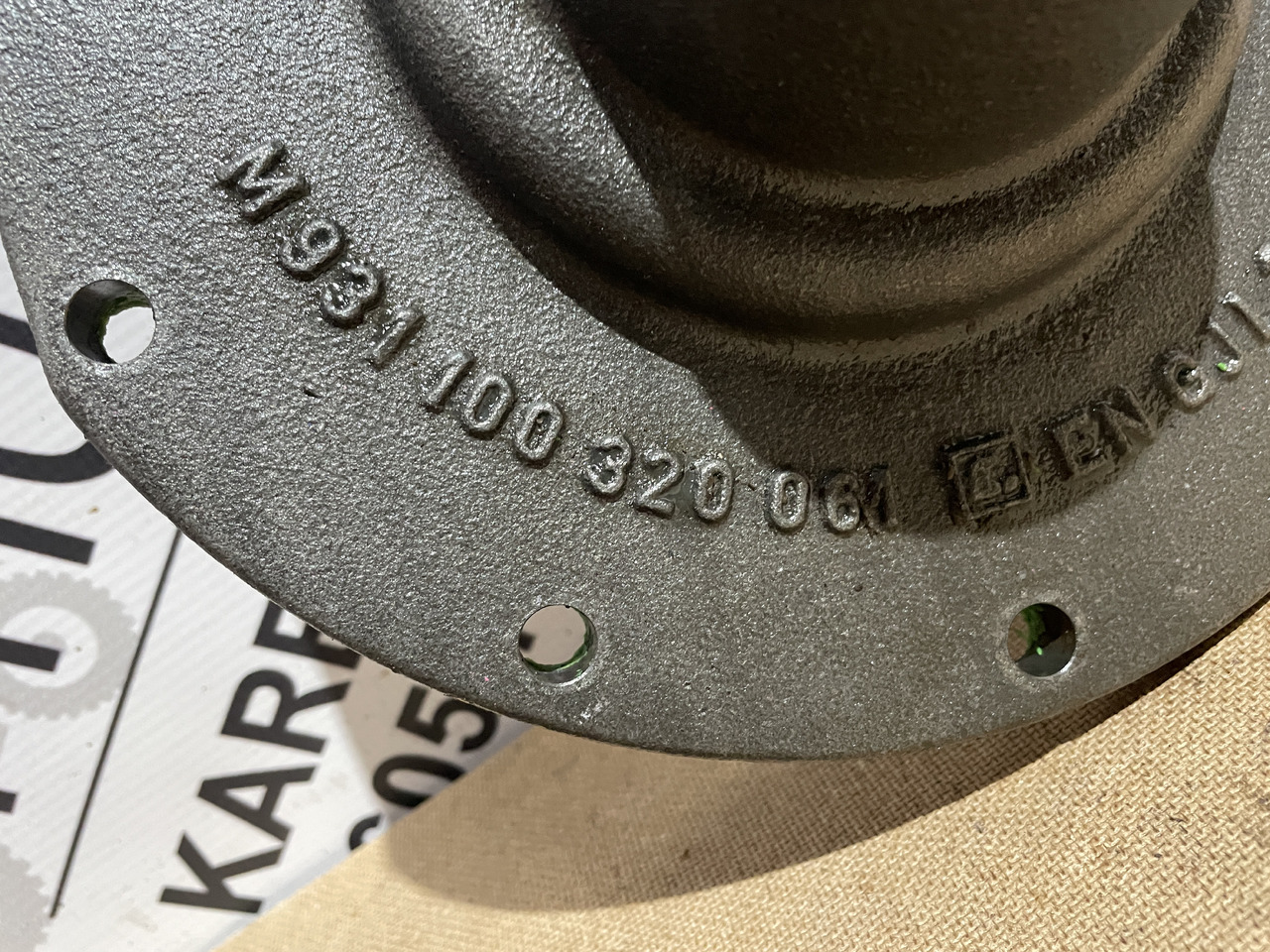 Valtra S354 Massey 8480 - skrzynia biegów - pokrywa łożyska 931100320061 - Caja de cambios para Maquinaria agrícola: foto 2 Valtra S354 Massey 8480 - skrzynia biegów - pokrywa łożyska 931100320061 - Caja de cambios para Maquinaria agrícola: foto 2