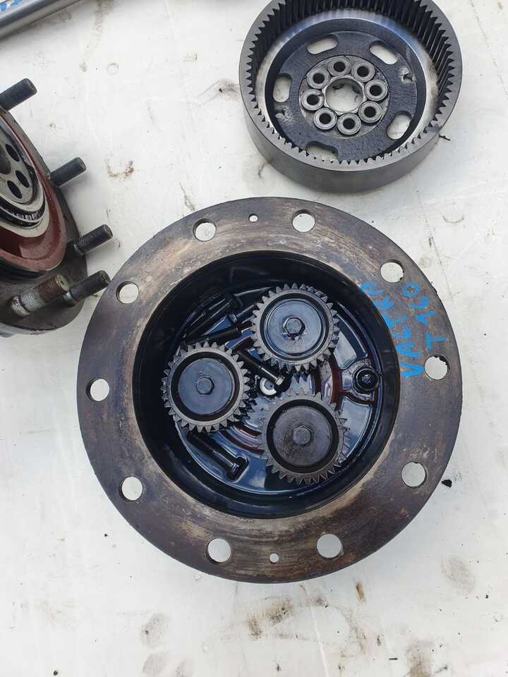 Mangueta para Maquinaria agrícola Valtra T130  - Zwolnica - Zwrotnica - Półoś - Skrzynia - Silnik - Siłowniki - Tylny WOM: foto 13