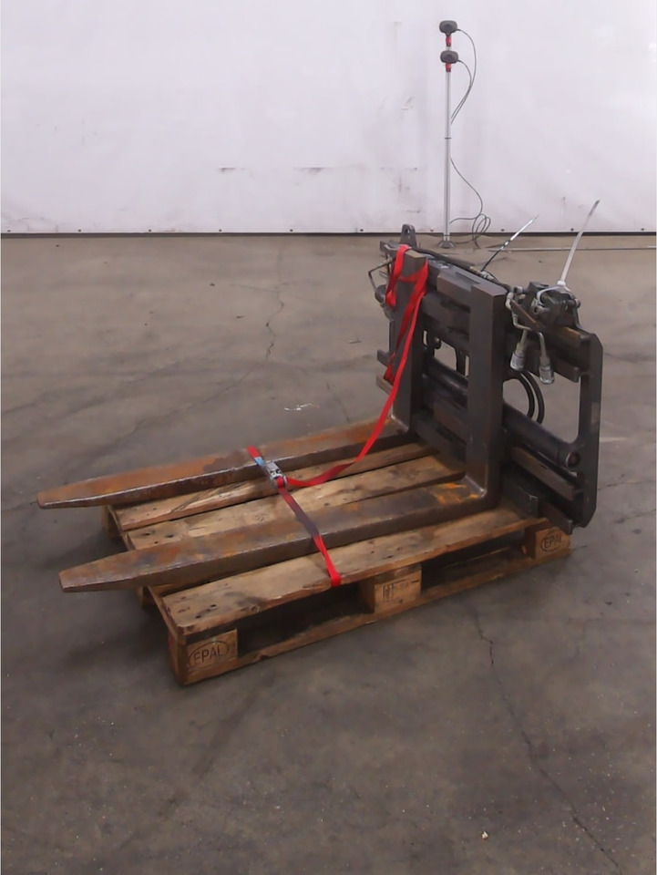 Attachment Fork positioner FEM2 - Implemento para Equipo de manutención: foto 1 Attachment Fork positioner FEM2 - Implemento para Equipo de manutención: foto 1