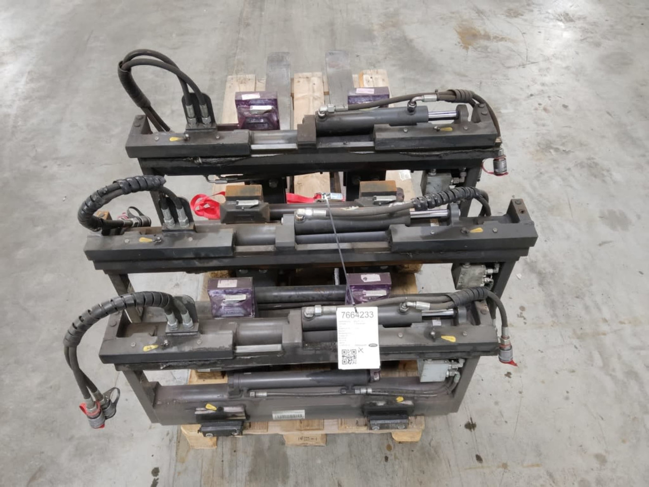 Attachment Package: 3 pcs. Fork positioner FEM 2 - Implemento para Equipo de manutención: foto 3 Attachment Package: 3 pcs. Fork positioner FEM 2 - Implemento para Equipo de manutención: foto 3