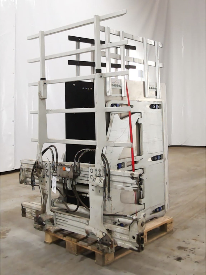 Cascade Bale clamp FEM3 - Implemento para Equipo de manutención: foto 2 Cascade Bale clamp FEM3 - Implemento para Equipo de manutención: foto 2