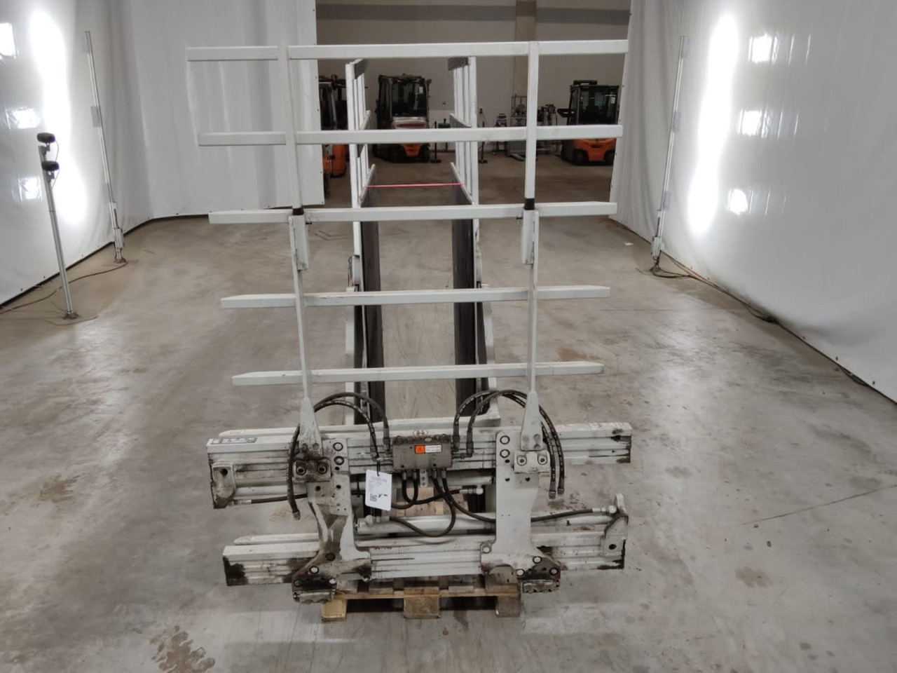 Cascade Bale clamp FEM3 - Implemento para Equipo de manutención: foto 3 Cascade Bale clamp FEM3 - Implemento para Equipo de manutención: foto 3