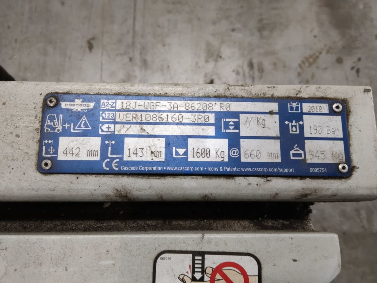 Cascade Bale clamp FEM3 - Implemento para Equipo de manutención: foto 4 Cascade Bale clamp FEM3 - Implemento para Equipo de manutención: foto 4
