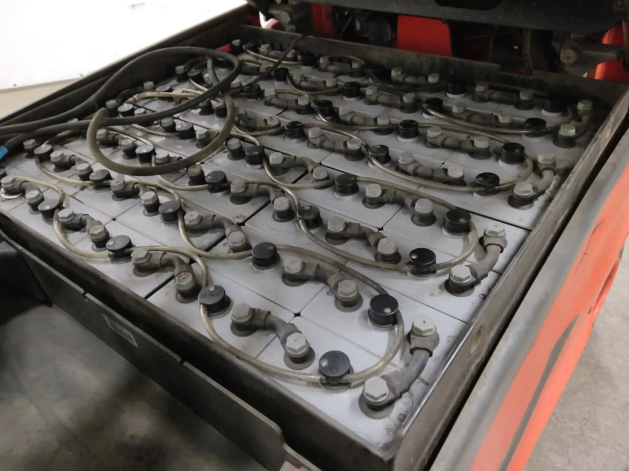 Linde E30HL-01/600 - Carretilla elevadora eléctrica: foto 4 Linde E30HL-01/600 - Carretilla elevadora eléctrica: foto 4