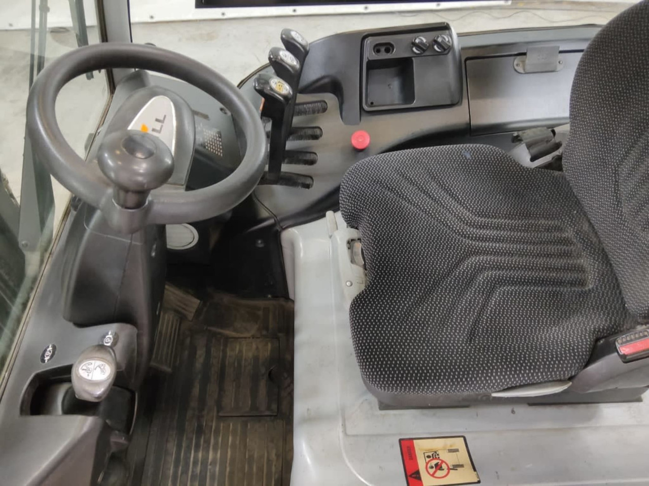 STILL RX60-30 - Carretilla elevadora eléctrica: foto 3 STILL RX60-30 - Carretilla elevadora eléctrica: foto 3