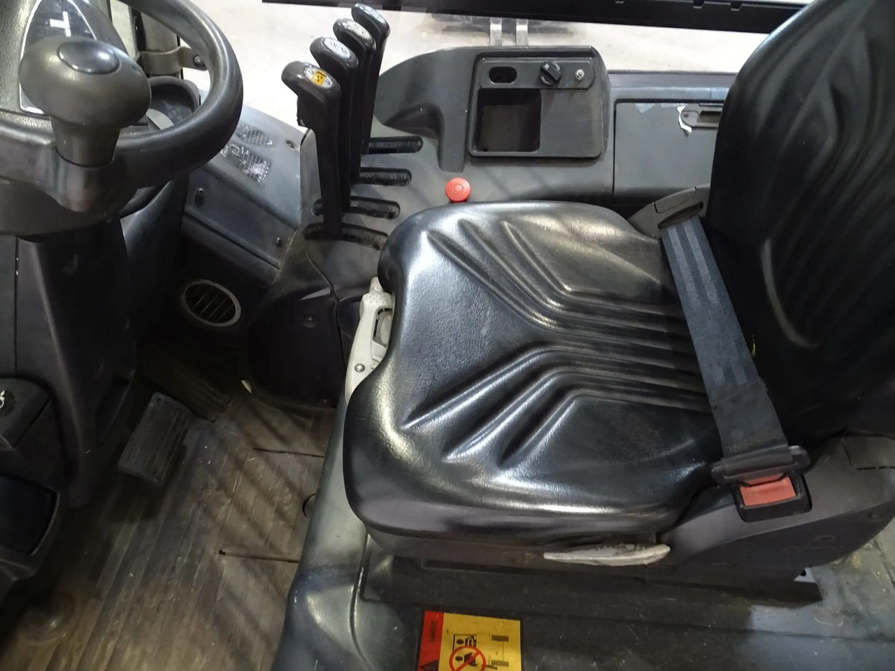 STILL RX60-45 - Carretilla elevadora eléctrica: foto 4 STILL RX60-45 - Carretilla elevadora eléctrica: foto 4