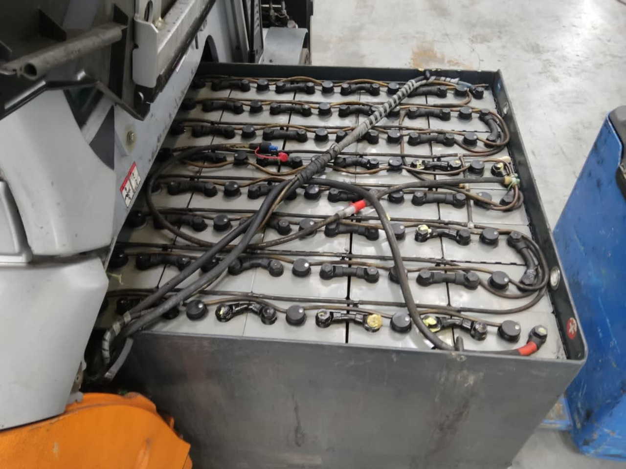 STILL RX60-45 - Carretilla elevadora eléctrica: foto 5 STILL RX60-45 - Carretilla elevadora eléctrica: foto 5