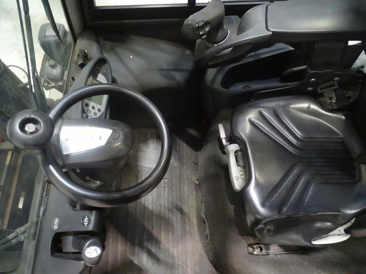 STILL RX70-50T/600 - Carretilla elevadora diésel: foto 4 STILL RX70-50T/600 - Carretilla elevadora diésel: foto 4