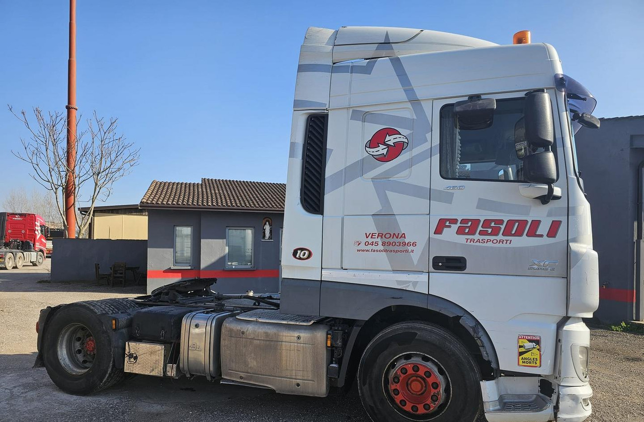 DAF XF-460 EURO 6 impianto idraulico - Cabeza tractora: foto 2 DAF XF-460 EURO 6 impianto idraulico - Cabeza tractora: foto 2