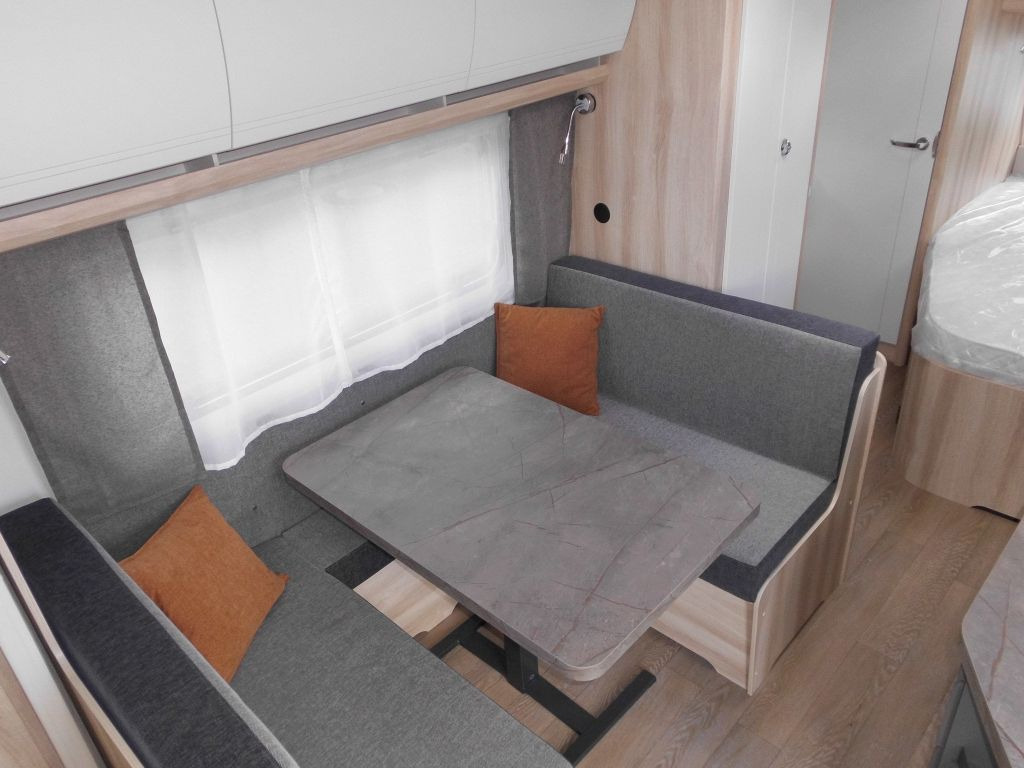 Arrendamiento de  Hobby De Luxe 540 KMFe 2026 GARAGE AUTARK 1800kg. Hobby De Luxe 540 KMFe 2026 GARAGE AUTARK 1800kg.: foto 7