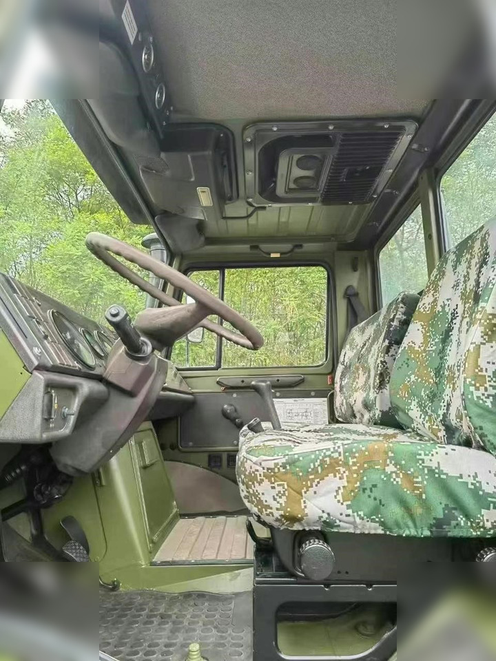 1995 MERCEDES-BENZ UNIMOG 2150 - Camión chasis: foto 3 1995 MERCEDES-BENZ UNIMOG 2150 - Camión chasis: foto 3