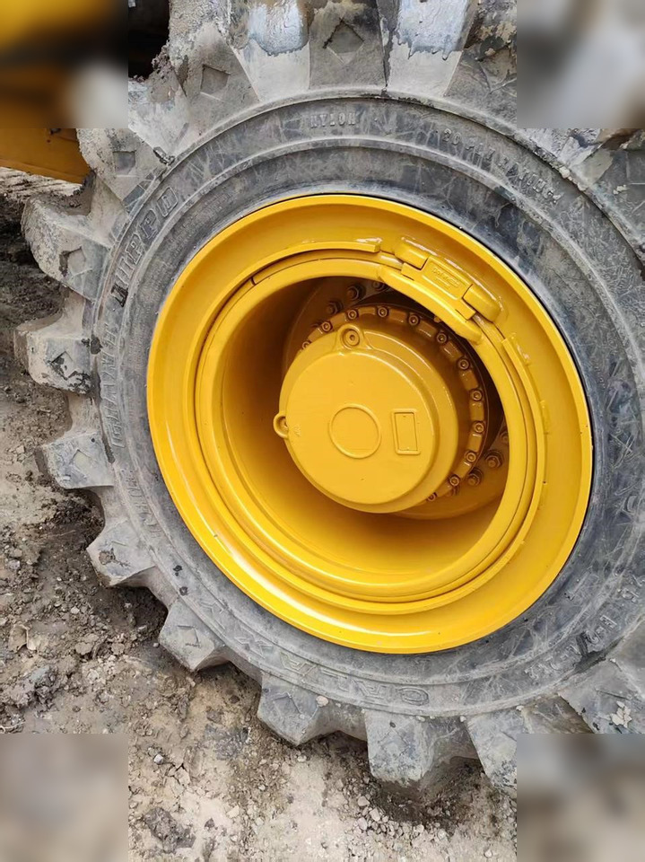 2006 CATERPILLAR RM-500 - Estabilizador de suelos: foto 3 2006 CATERPILLAR RM-500 - Estabilizador de suelos: foto 3