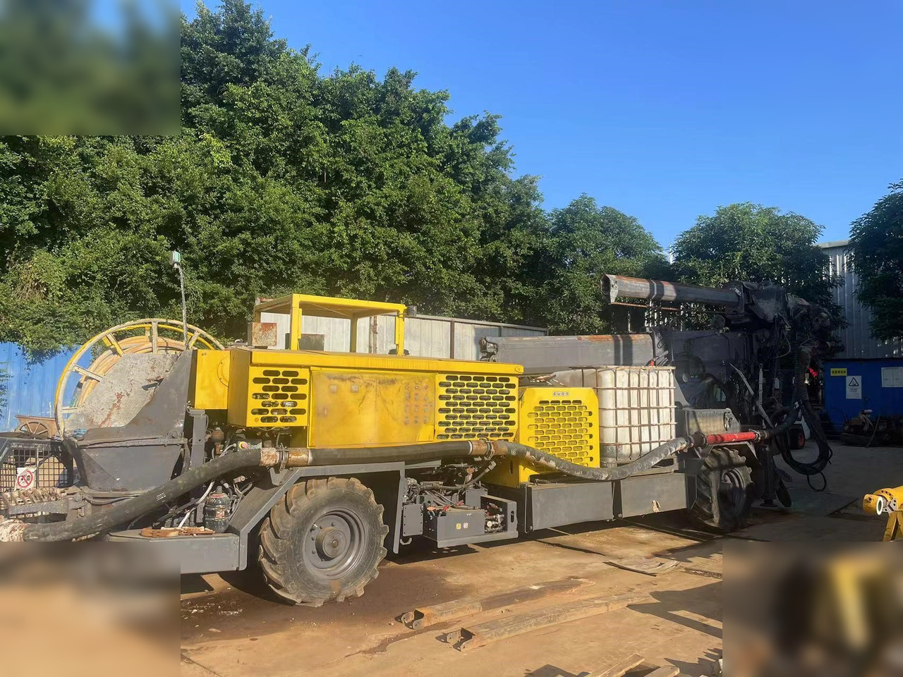 2016 EPIROC MEYCO ME5 MOUNTED ON 2016 ATLAS ARK254K - Camión bomba de hormigón: foto 2 2016 EPIROC MEYCO ME5 MOUNTED ON 2016 ATLAS ARK254K - Camión bomba de hormigón: foto 2