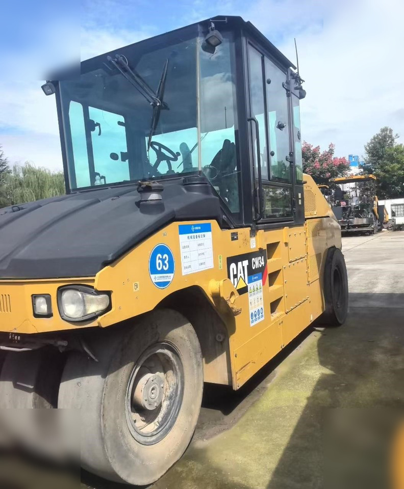 2019 CATERPILLAR CW34 - Rodillo de neumáticos: foto 2 2019 CATERPILLAR CW34 - Rodillo de neumáticos: foto 2