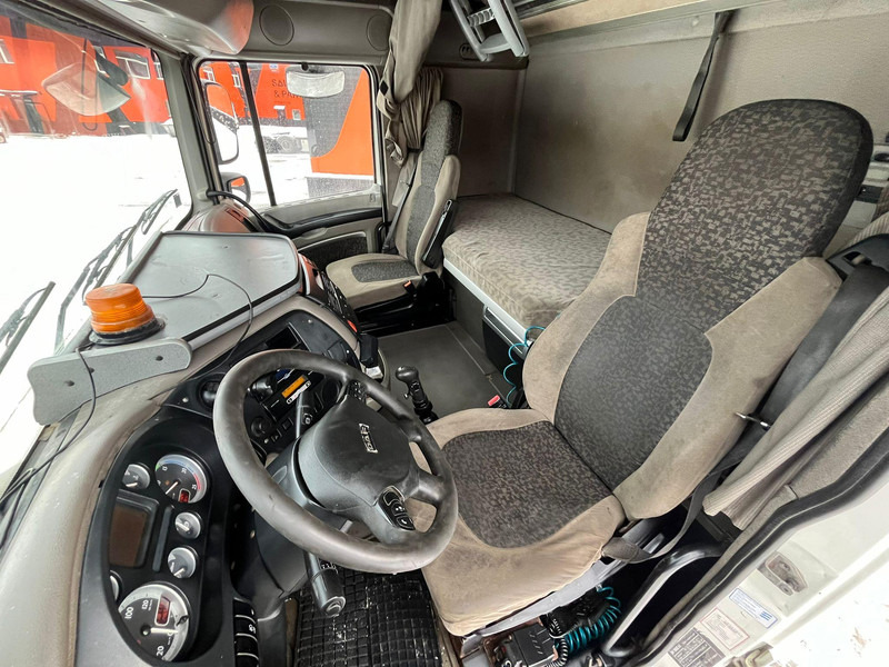 Cabeza tractora DAF XF 105.410 4x2 NOT ROADWORTHY ! / HYDRAULICS: foto 17