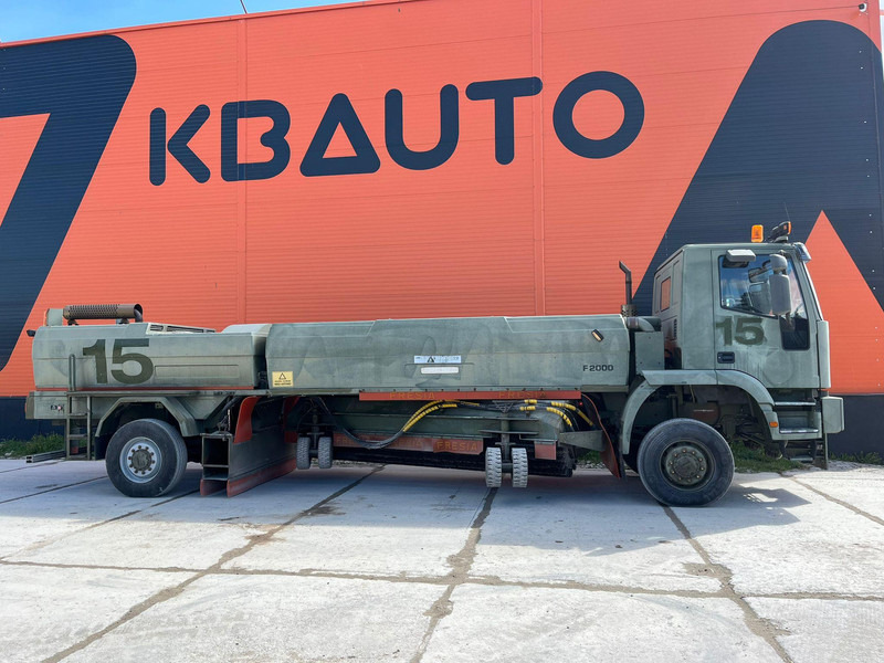 Iveco Fresia F 2000 4x4 SNOW PLOW / BROOM / BLOWER - Barredora vial: foto 5 Iveco Fresia F 2000 4x4 SNOW PLOW / BROOM / BLOWER - Barredora vial: foto 5