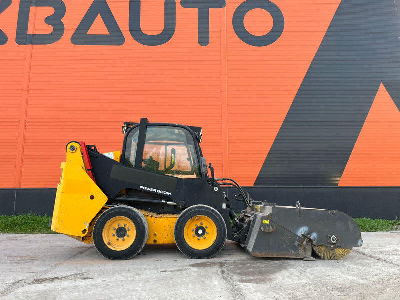 Cargadora de ruedas JCB 155 T4 BUCKET & BRUSH: foto 6