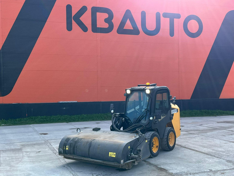 JCB 155 T4 BUCKET & BRUSH - Cargadora de ruedas: foto 1 JCB 155 T4 BUCKET & BRUSH - Cargadora de ruedas: foto 1