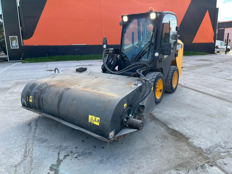 JCB 155 T4 BUCKET & BRUSH - Cargadora de ruedas: foto 2 JCB 155 T4 BUCKET & BRUSH - Cargadora de ruedas: foto 2