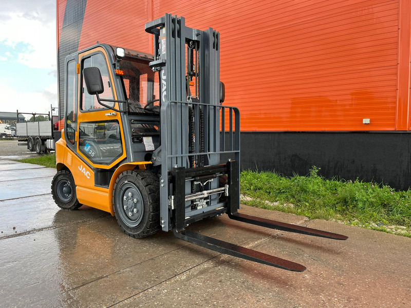 Jac CPCD 35 J NEW ! / RATED CAPACITY 3500 kg / LIFTING HEIGHT 4800 mm - Carretilla elevadora diésel: foto 4 Jac CPCD 35 J NEW ! / RATED CAPACITY 3500 kg / LIFTING HEIGHT 4800 mm - Carretilla elevadora diésel: foto 4