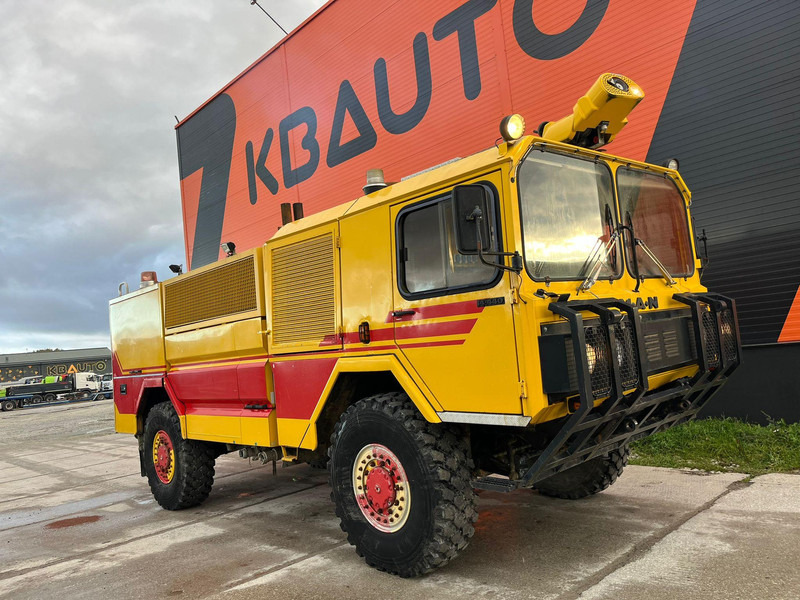 MAN DAF 14.440 4x4 Rosenbauer R280HN2 / 2800 l/min - 15 bar / 300 l/min - 40 bar / tanks 178 + 1546 l - Camión de bomberos: foto 4 MAN DAF 14.440 4x4 Rosenbauer R280HN2 / 2800 l/min - 15 bar / 300 l/min - 40 bar / tanks 178 + 1546 l - Camión de bomberos: foto 4