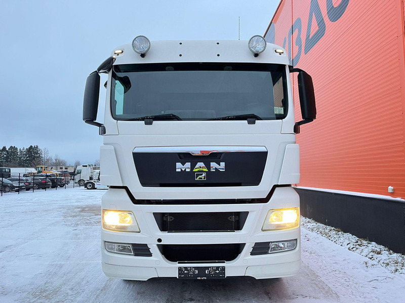 MAN TGX 35.540 8x4*4 9 TON FRONT AXLE / HYDRAULICS / PTO / INTARDER / CHASSIS L=6850 mm - Camión chasis: foto 3 MAN TGX 35.540 8x4*4 9 TON FRONT AXLE / HYDRAULICS / PTO / INTARDER / CHASSIS L=6850 mm - Camión chasis: foto 3