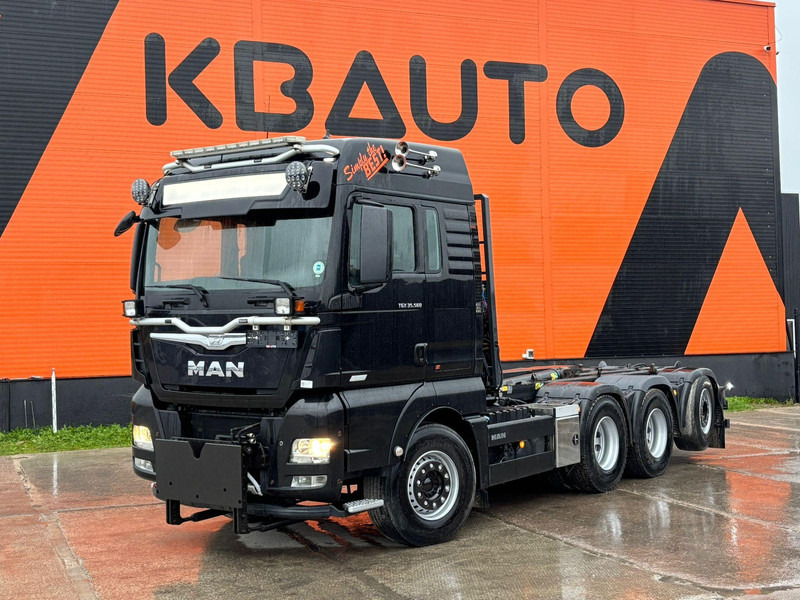 MAN TGX 35.560 8x4*4 LOW MILEAGE ! / INTARDER / JOAB 24 ton / L=5600 mm / SNOW PLOW EQUIPMENT - Camión multibasculante: foto 1 MAN TGX 35.560 8x4*4 LOW MILEAGE ! / INTARDER / JOAB 24 ton / L=5600 mm / SNOW PLOW EQUIPMENT - Camión multibasculante: foto 1