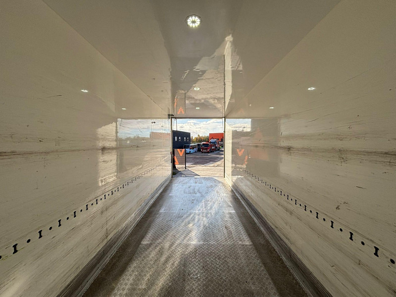 Arrendamiento de Mercedes-Benz Actros 1830 4x2 BOX L=7803 mm Mercedes-Benz Actros 1830 4x2 BOX L=7803 mm: foto 12