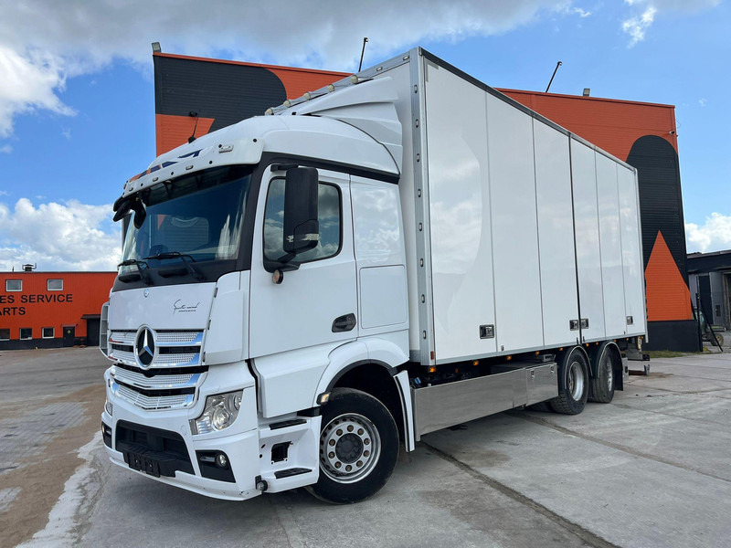Mercedes-Benz Actros 2551 6x2*4 BOX L=7401mm - Camión caja cerrada: foto 2 Mercedes-Benz Actros 2551 6x2*4 BOX L=7401mm - Camión caja cerrada: foto 2