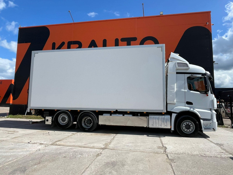 Mercedes-Benz Actros 2551 6x2*4 BOX L=7401mm - Camión caja cerrada: foto 5 Mercedes-Benz Actros 2551 6x2*4 BOX L=7401mm - Camión caja cerrada: foto 5