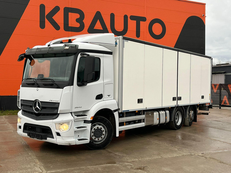 Mercedes-Benz Antos 2543 6x2*4 THERMOKING UT 800 / BOX L=7604 - Camión frigorífico: foto 1 Mercedes-Benz Antos 2543 6x2*4 THERMOKING UT 800 / BOX L=7604 - Camión frigorífico: foto 1