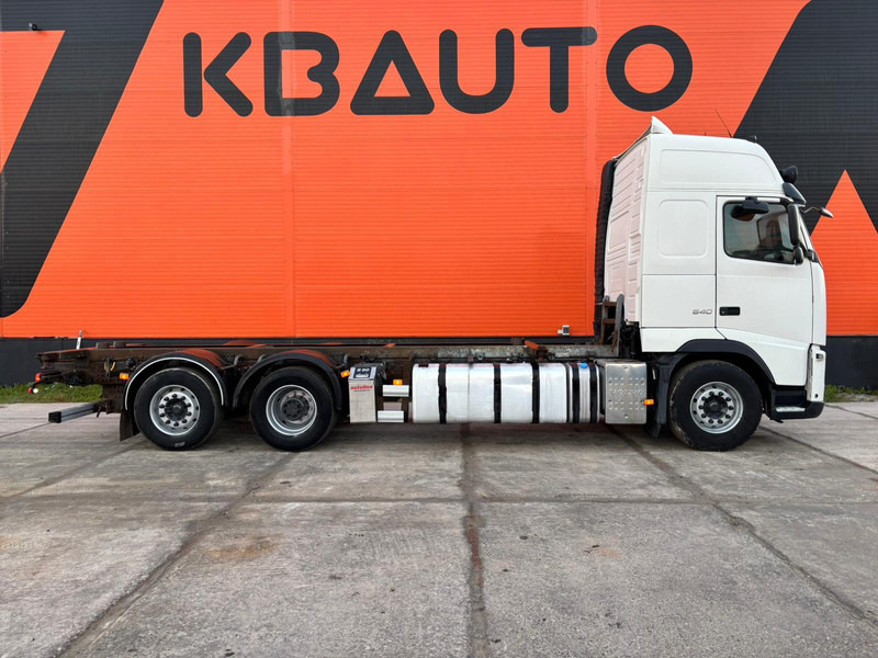 Volvo FH 540 6x2 LOW CHECKED MILEAGE ! / RETARDER / CHASSIS L=6975 mm - Camión chasis: foto 5 Volvo FH 540 6x2 LOW CHECKED MILEAGE ! / RETARDER / CHASSIS L=6975 mm - Camión chasis: foto 5