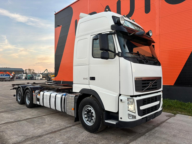 Volvo FH 540 6x2 LOW CHECKED MILEAGE ! / RETARDER / CHASSIS L=6975 mm - Camión chasis: foto 4 Volvo FH 540 6x2 LOW CHECKED MILEAGE ! / RETARDER / CHASSIS L=6975 mm - Camión chasis: foto 4