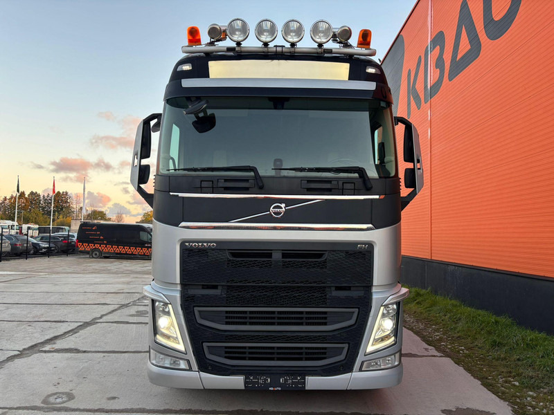 Volvo FH 540 8x4*4 PALFINGER PK 33002 EH / PLATFORM L=7049 mm - Camión caja abierta, Camión grúa: foto 3 Volvo FH 540 8x4*4 PALFINGER PK 33002 EH / PLATFORM L=7049 mm - Camión caja abierta, Camión grúa: foto 3