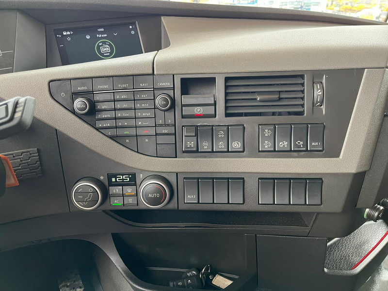 Arrendamiento de Volvo FH 540 8x4 PK 92002 + JIB + WINCH / PLATFORM L=6341-7344 mm extendable Volvo FH 540 8x4 PK 92002 + JIB + WINCH / PLATFORM L=6341-7344 mm extendable: foto 19 Arrendamiento de Volvo FH 540 8x4 PK 92002 + JIB + WINCH / PLATFORM L=6341-7344 mm extendable Volvo FH 540 8x4 PK 92002 + JIB + WINCH / PLATFORM L=6341-7344 mm extendable: foto 19