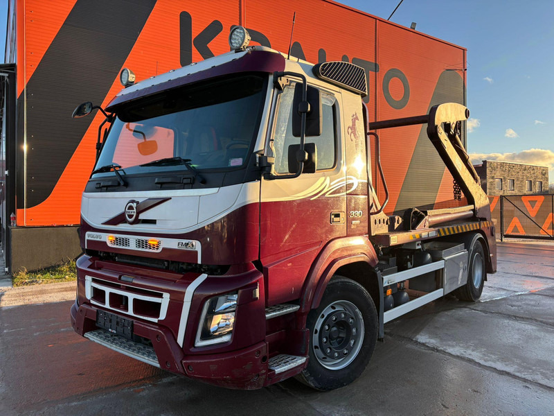 Volvo FM 330 4x2 LAXO LD126VA-2 / PLATFORM L=4300-5928 mm - Camión portacontenedor de cadenas: foto 2 Volvo FM 330 4x2 LAXO LD126VA-2 / PLATFORM L=4300-5928 mm - Camión portacontenedor de cadenas: foto 2