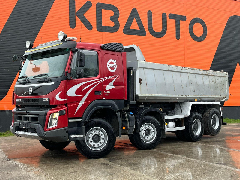 Volvo FMX 540 8x4 RETARDER / TANDEM AXLE LIFT / BIG AXLES / BOX L=5703 mm - Camión volquete: foto 1 Volvo FMX 540 8x4 RETARDER / TANDEM AXLE LIFT / BIG AXLES / BOX L=5703 mm - Camión volquete: foto 1