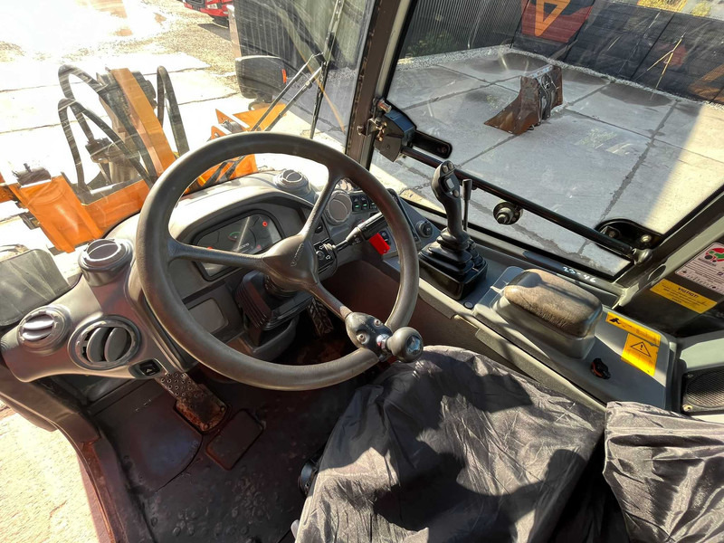 Arrendamiento de Volvo L 25 F BUCKET & FORKS Volvo L 25 F BUCKET & FORKS: foto 18