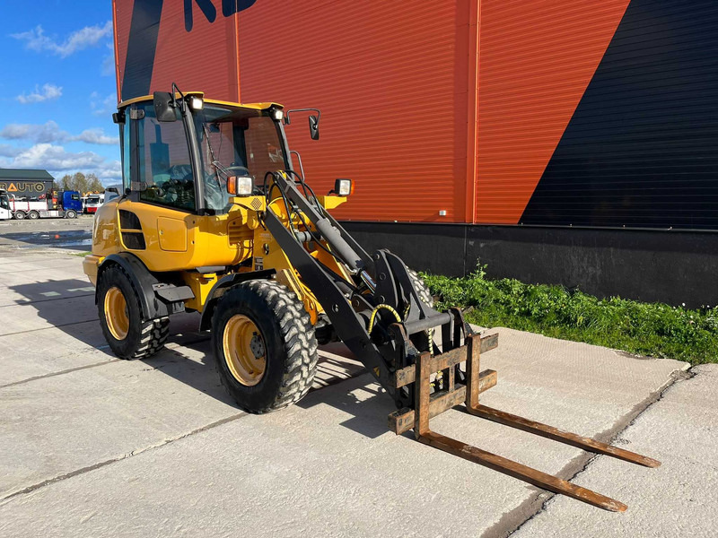 Volvo L 25 F BUCKET & FORKS - Cargadora de ruedas: foto 4 Volvo L 25 F BUCKET & FORKS - Cargadora de ruedas: foto 4