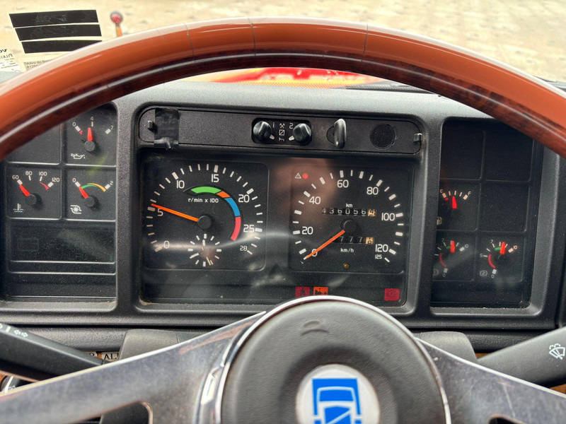 Grua de remolque autos Volvo NH 12 460 6x4 Vulcan V-70 / 2x SEPSON 20 / 30 ton WINCH: foto 18 Grua de remolque autos Volvo NH 12 460 6x4 Vulcan V-70 / 2x SEPSON 20 / 30 ton WINCH: foto 18