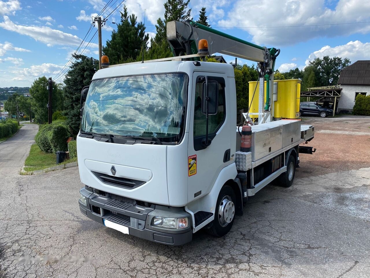 Renault Midlum Dci 220 - Camión con plataforma elevadora: foto 1 Renault Midlum Dci 220 - Camión con plataforma elevadora: foto 1