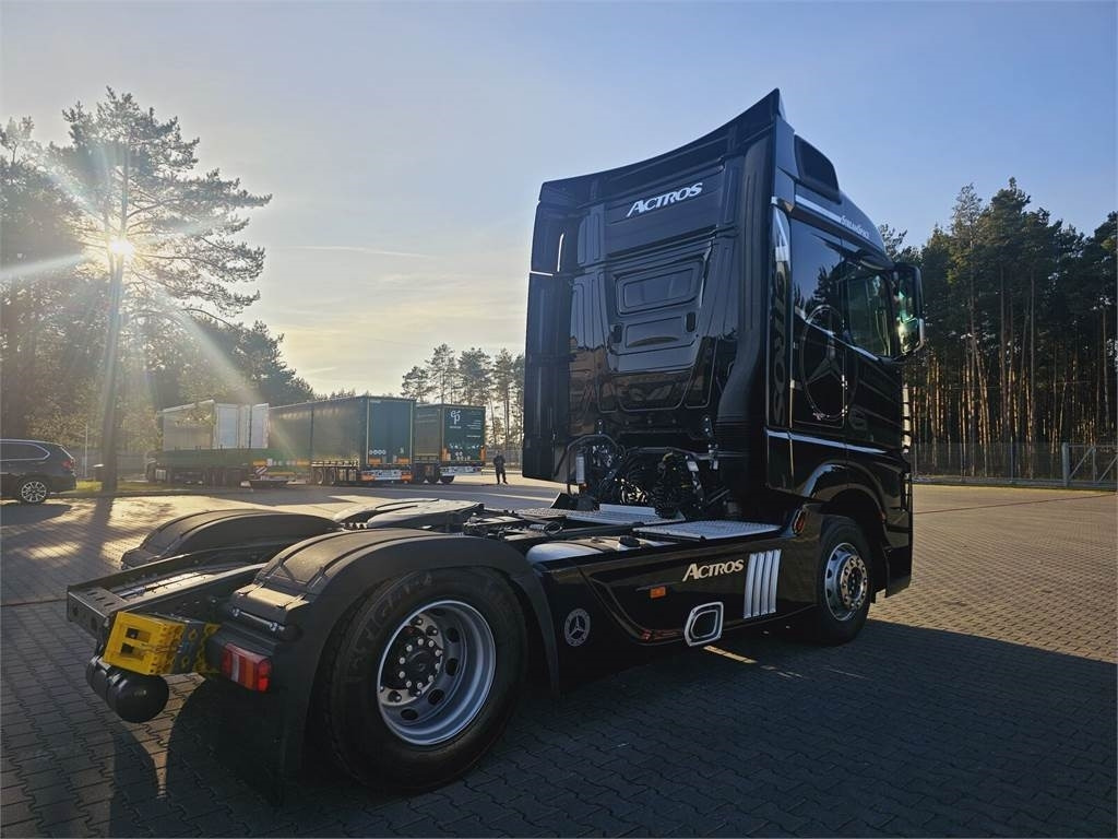 Mercedes-Benz ACTROS 1843 - Cabeza tractora: foto 4 Mercedes-Benz ACTROS 1843 - Cabeza tractora: foto 4