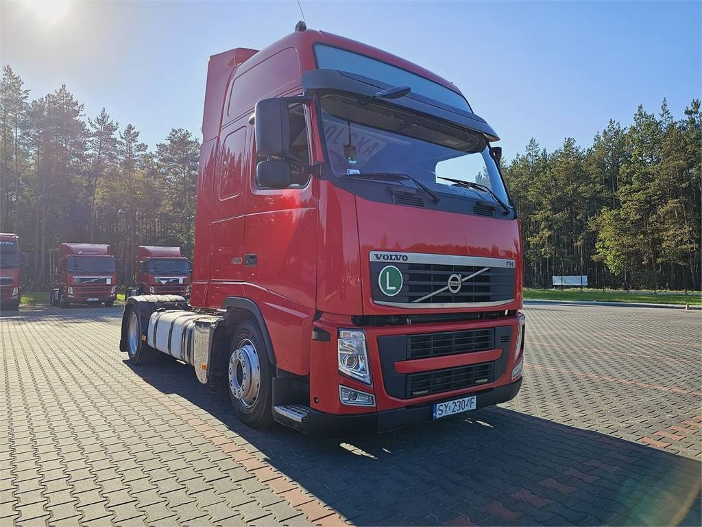 Volvo FH13 XXL MANUAL 420 EURO 5 2011 r MEGA LOW DECK - Cabeza tractora: foto 1 Volvo FH13 XXL MANUAL 420 EURO 5 2011 r MEGA LOW DECK - Cabeza tractora: foto 1